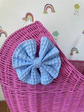 Load image into Gallery viewer, LUXURY dark pink wicker pram with blue bow and matching bedding included, wicker doll pram UK, pram toy, wooden pram, 1st birthday