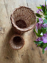 Load image into Gallery viewer, Wicker handmade Vase, Flower vase, size Medium
