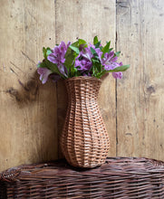 Load image into Gallery viewer, Wicker handmade Vase, Flower vase, size Medium
