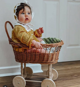 Wicker Pram simple, dolls pram, wicker doll pram UK, baby doll pram, pram toy, wooden pram, baby pram, wicker dolls pram, natural
