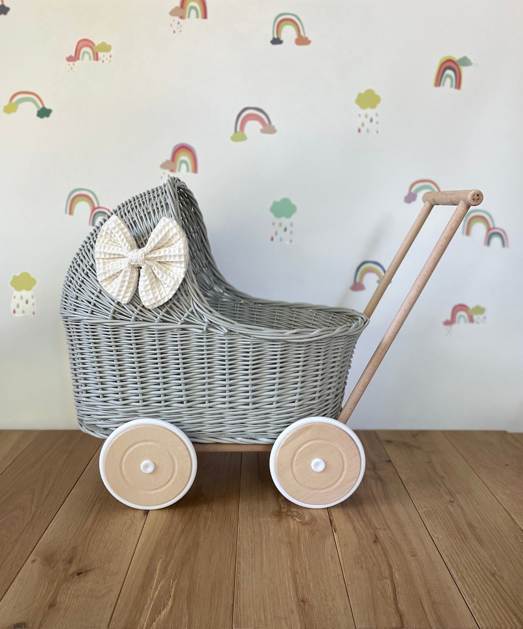 LUXURY light grey wicker pram with cream bow and matching bedding included, wicker doll pram UK, pram toy, wooden pram, 1st birthday