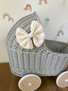 LUXURY light grey wicker pram with cream bow and matching bedding included, wicker doll pram UK, pram toy, wooden pram, 1st birthday