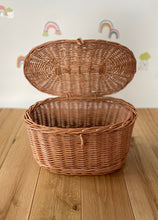 Load image into Gallery viewer, Wicker oval basket with lid, storage basket with lid, basket with lid, size L
