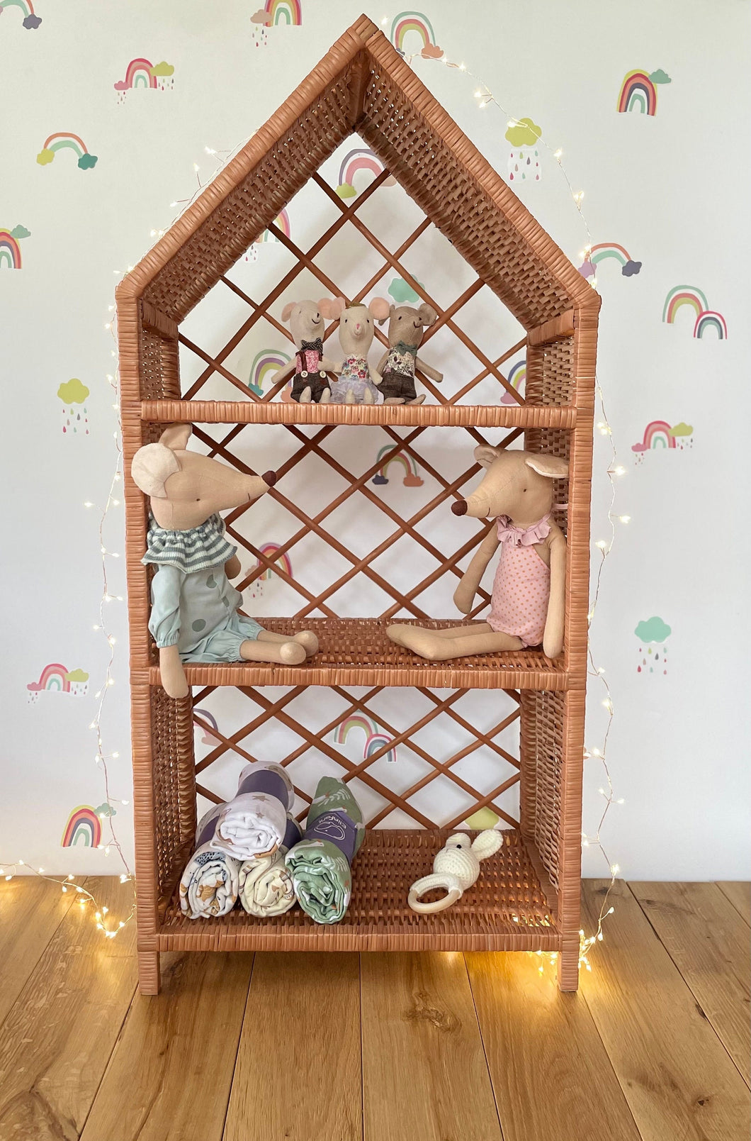 Wicker dolls house, wicker book shelf, wicker cabinet, wicker shelf, wicker Barbie house, wicker bookcase