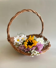 Load image into Gallery viewer, Wicker basket with handle, display basket, fruit basket, vegetable basket.
