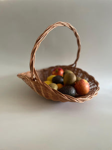 Wicker basket with handle, display basket, fruit basket, vegetable basket.