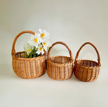 Load image into Gallery viewer, Wicker basket, flower girl basket, decoration basket, mini basket with handle, basket with handle, wedding basket
