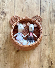 Load image into Gallery viewer, Hanging wicker basket, teddy basket, bear basket,
