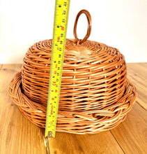 Load image into Gallery viewer, Bread basket with lid, Bread storage, wicker bread storage, wicker bread basket,

