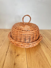 Load image into Gallery viewer, Bread basket with lid, Bread storage, wicker bread storage, wicker bread basket,
