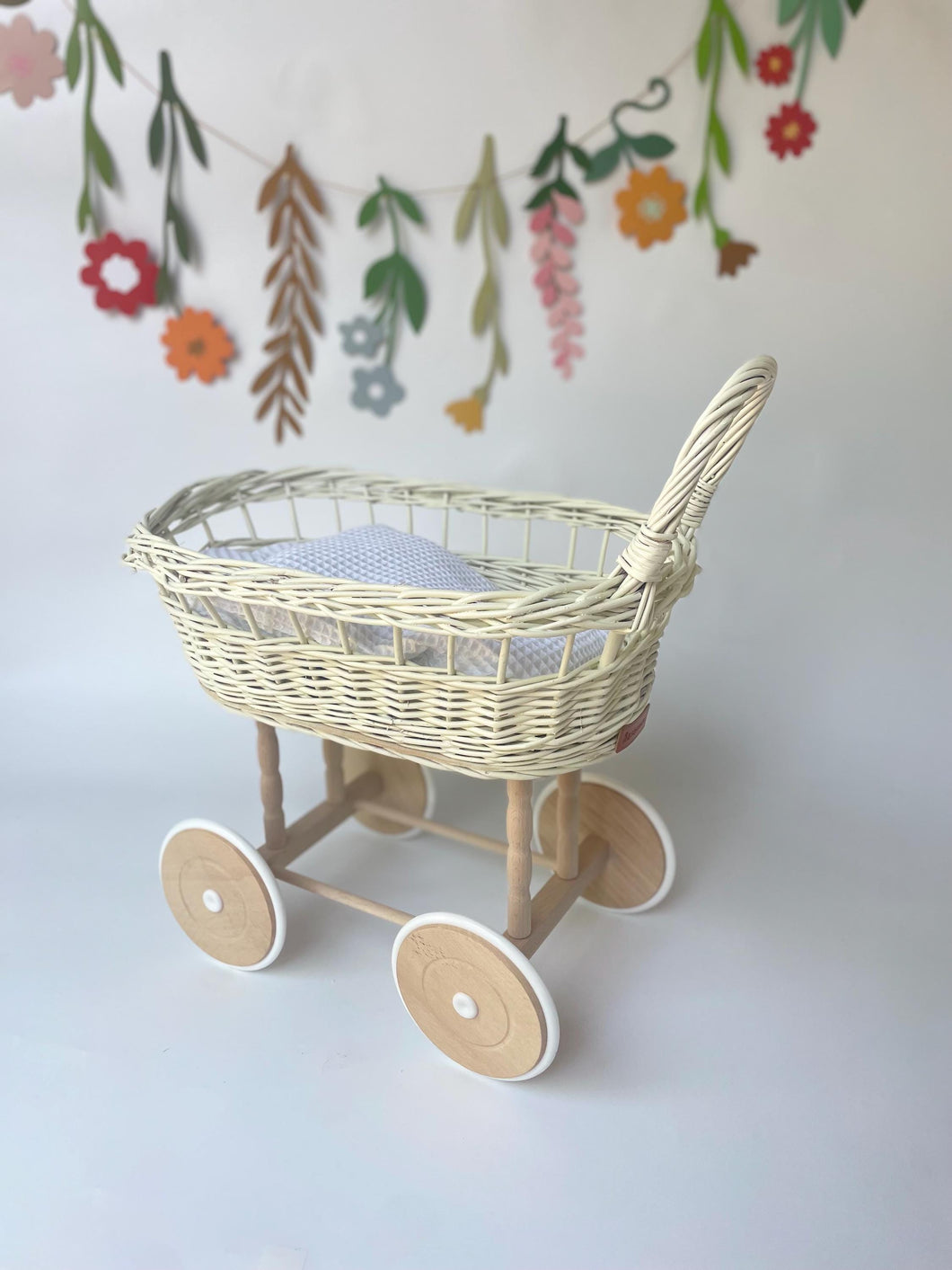Simple Wicker Pram, Dolls Pram, Wicker Doll Pram UK, Baby Doll pram, Pram Toy, Wooden Pram, Wicker Pram, Cream