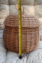 Load image into Gallery viewer, Storage basket ‘Apple’ size L  kids interior storage wicker basket kids room, basket with lid, rattan basket, wicker basket
