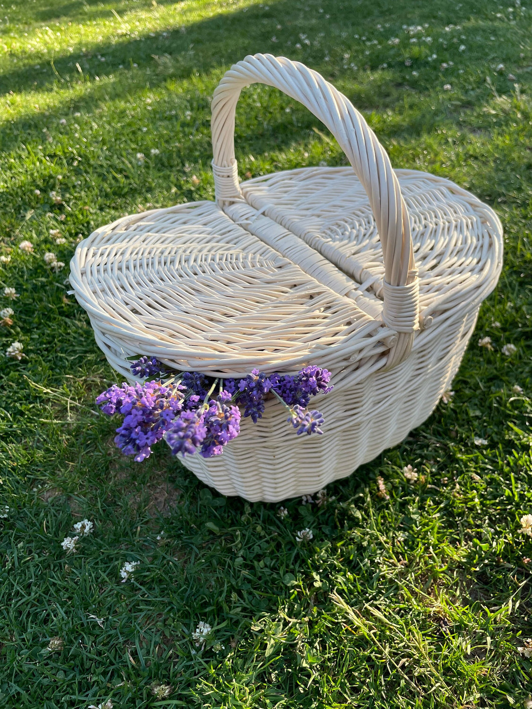 Picnic basket, storage basket,  sensory basket,  wicker picnic basket, off white-unpainted