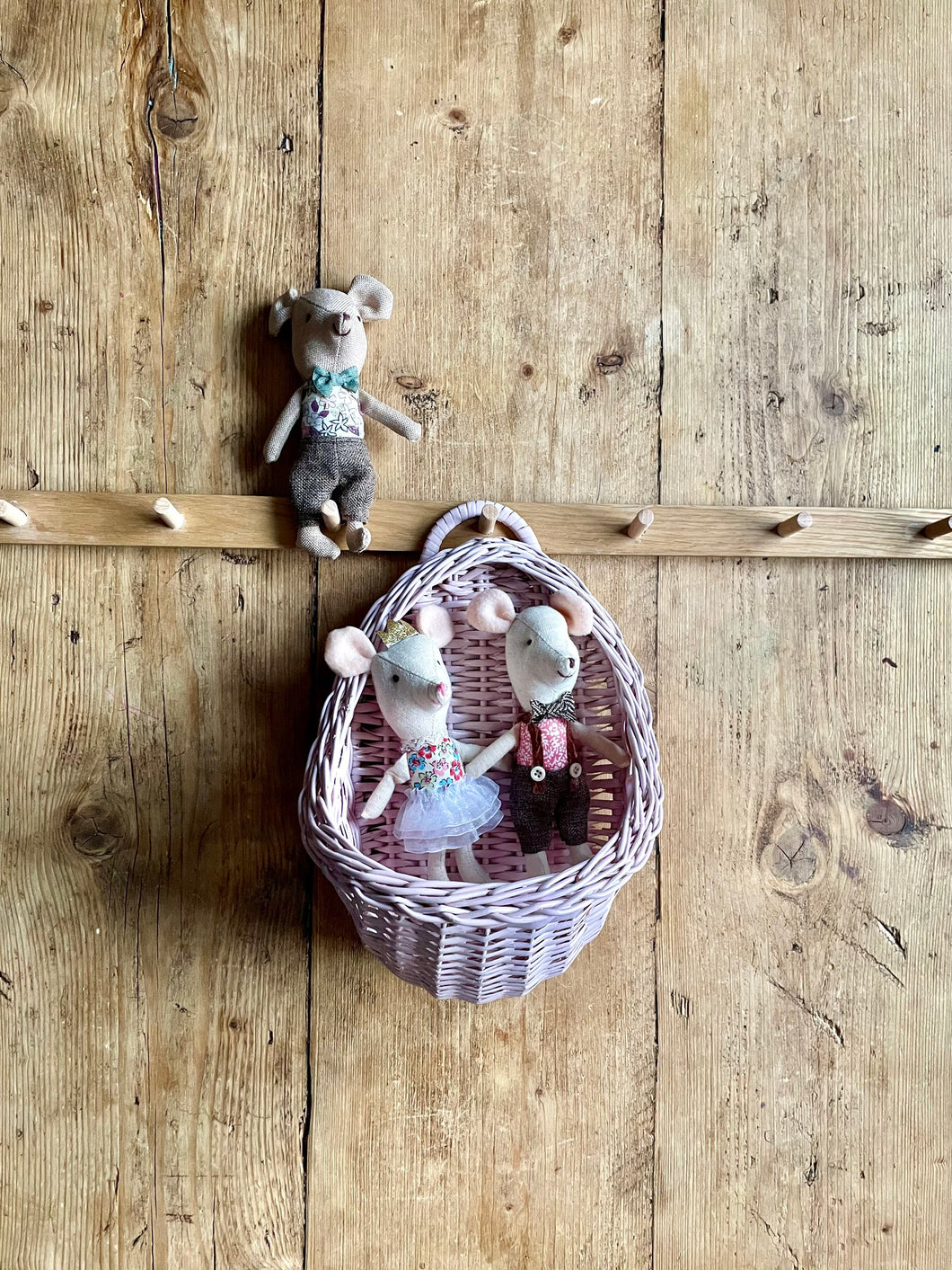 Wicker hanging basket, wicker wall basket, rattan basket, hanging basket, light pink