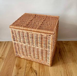 Square wicker chest, wicker trunk, storage basket with lid, unpainted